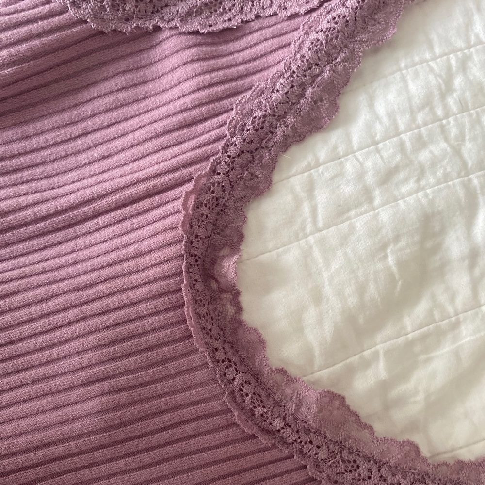 This is lavender body suit with lace detailing! - Picture 4 of 6